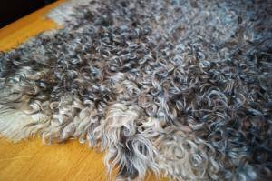 Saueskinn - Gotland - feathery-gotland-sheepskin