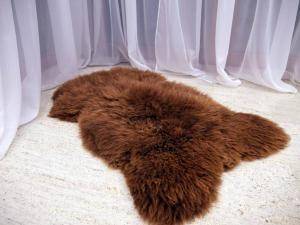 Saueskinn -  Saueskinn - brown-sheepskin1