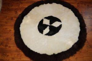 Saueskinn - Runde tepper - original-round-carpets-sheepskin-adam-leather