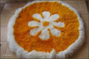 Saueskinn - Runde tepper - peachy-round-carpets-sheepskin