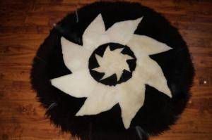 Saueskinn - Runde tepper - pretty-round-carpets-sheepskin-adam-leather