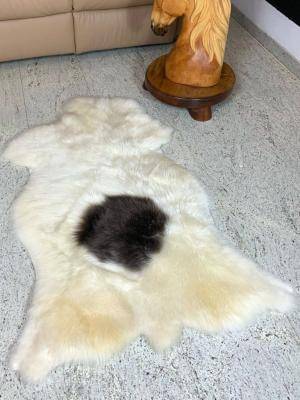 Saueskinn -  Saueskinn - white-dots-sheepskin-adam-leather